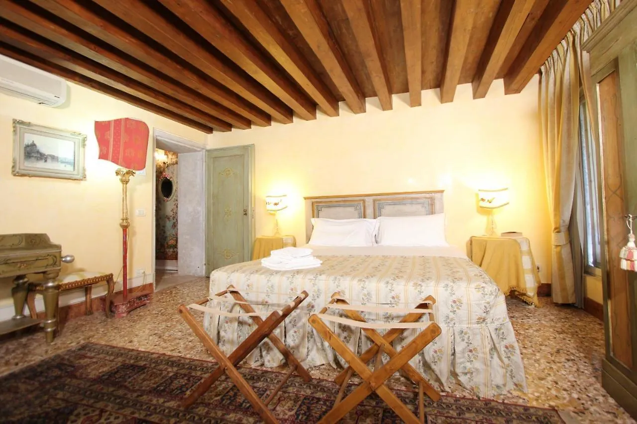 City Apartments Rialto Veneza 0*,